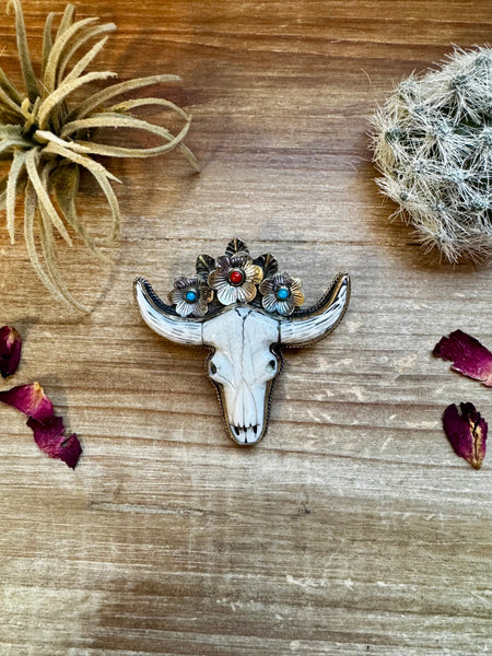 Big Antler longhorn with  turquoise pendant with color flowers